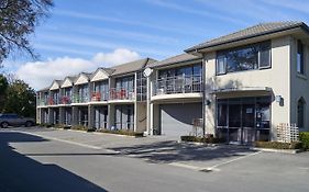 Azena Suites & Apartment